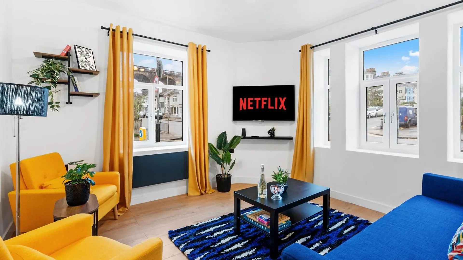 Mins Walk To Restaurants Shops & Main Attractions Apartment Brighton