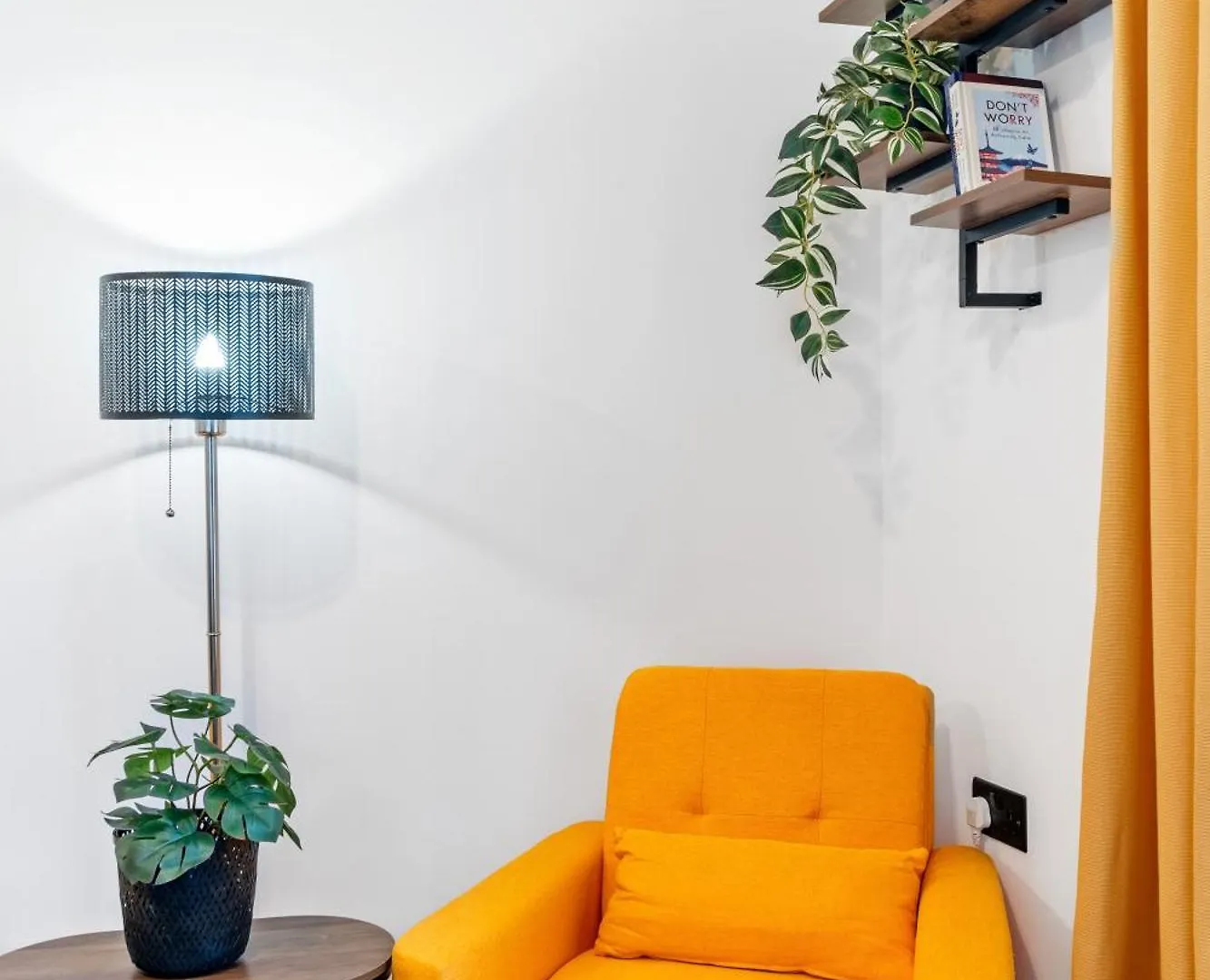 Mins Walk To Restaurants Shops & Main Attractions Apartment Brighton